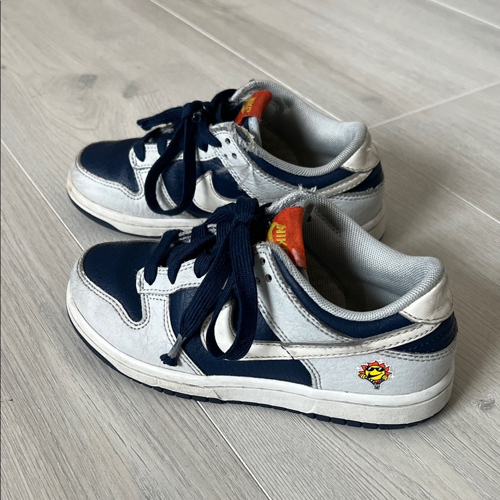 Nike Kids Dunks in Navy and Gray